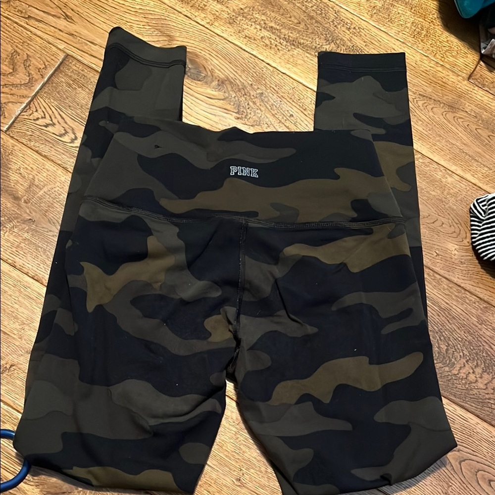 Camo Print VS pink Leggings